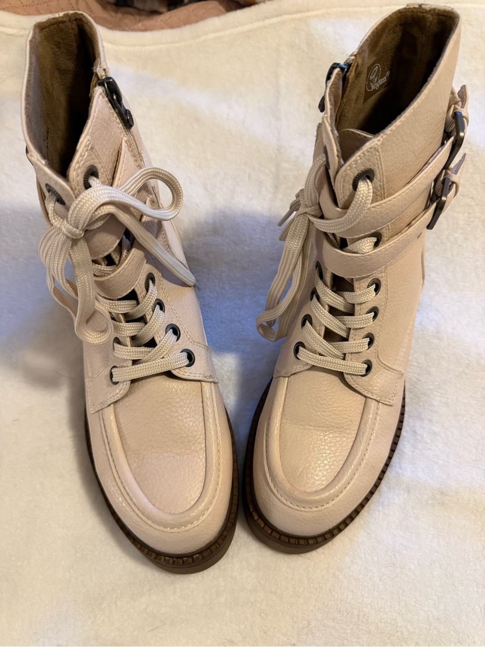 Blowfish Women’s Lace-Up Ankle Combat Boots in Light Beige/Cream
